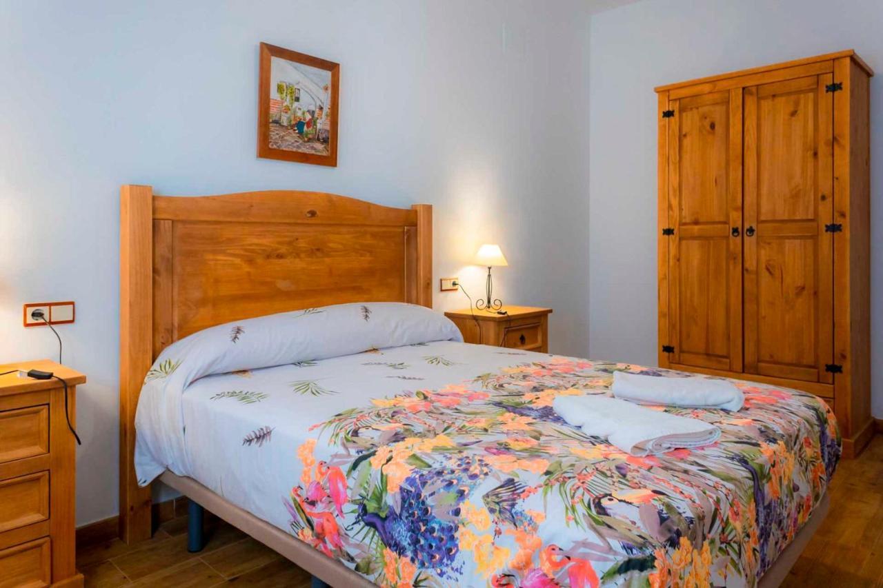 Lagar Del Chorro Junto Caminito Del Rey Piscina Y Baloncesto Apartment Exterior photo