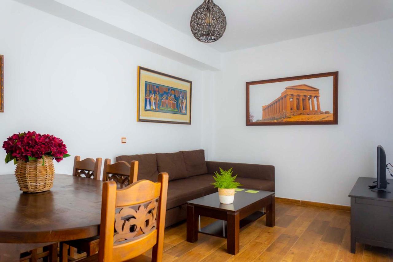 Lagar Del Chorro Junto Caminito Del Rey Piscina Y Baloncesto Apartment Exterior photo