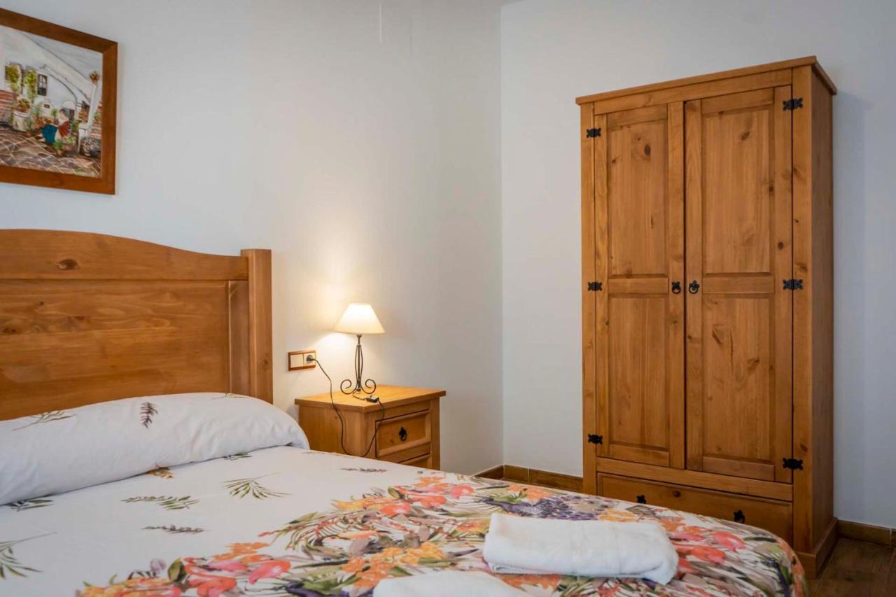 Lagar Del Chorro Junto Caminito Del Rey Piscina Y Baloncesto Apartment Exterior photo