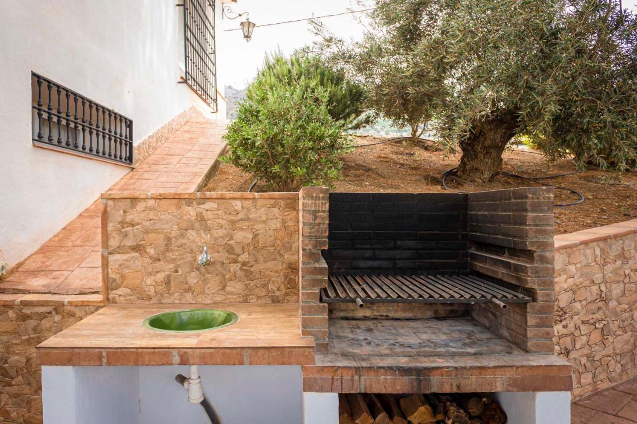 Lagar Del Chorro Junto Caminito Del Rey Piscina Y Baloncesto Apartment Exterior photo