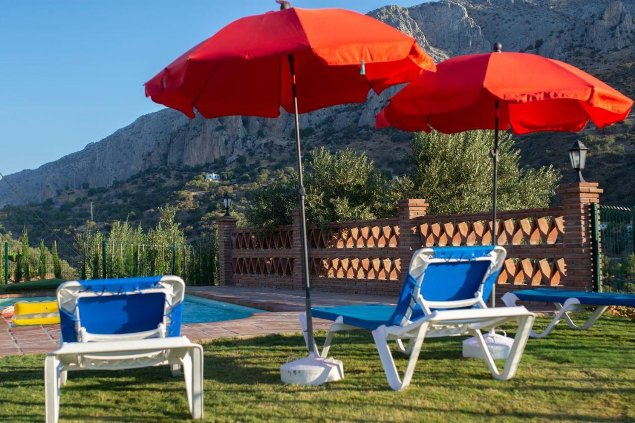 Lagar Del Chorro Junto Caminito Del Rey Piscina Y Baloncesto Apartment Exterior photo